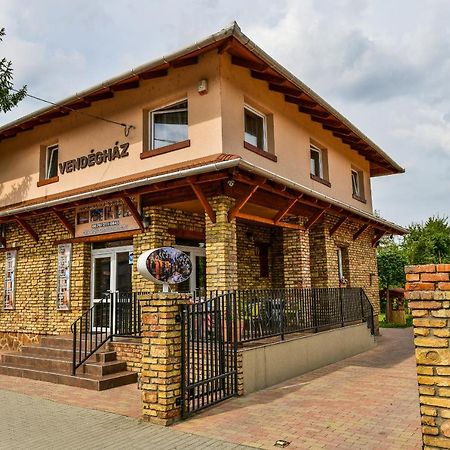 Toscan Panzio Gyál Екстериор снимка